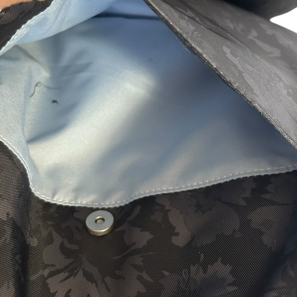 Baggallini Crossbody Bag And Wallet Pouch Set Black And Gray Floral Travel Purse - Picture 13 of 14